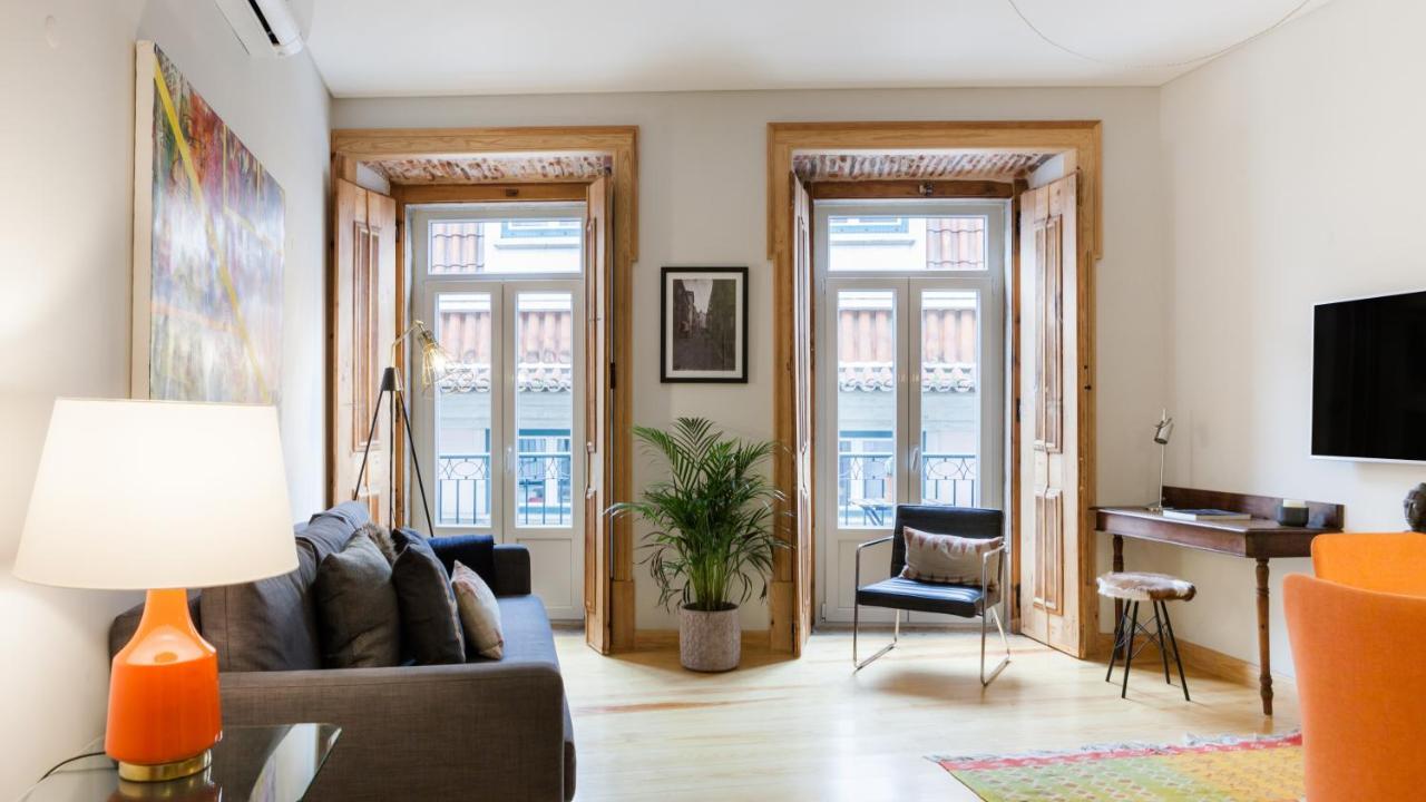 Charming Flat With Balconies Central Chiado District 2 Bedrooms & Ac 19Th Century Building Lisboa Dış mekan fotoğraf
