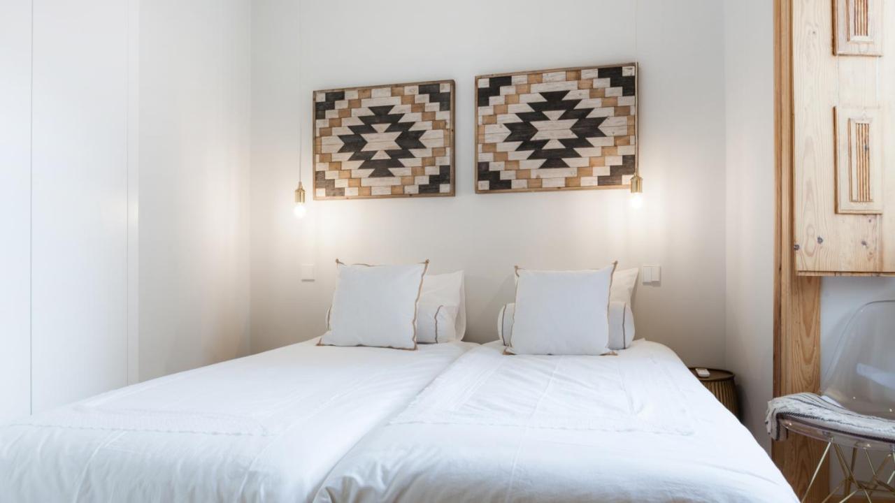Charming Flat With Balconies Central Chiado District 2 Bedrooms & Ac 19Th Century Building Lisboa Dış mekan fotoğraf