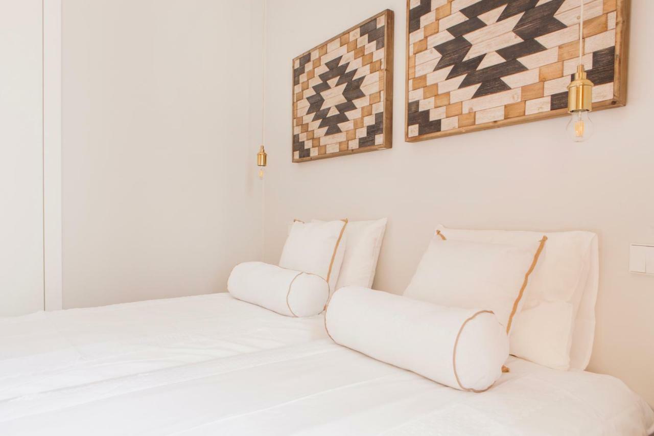 Charming Flat With Balconies Central Chiado District 2 Bedrooms & Ac 19Th Century Building Lisboa Dış mekan fotoğraf