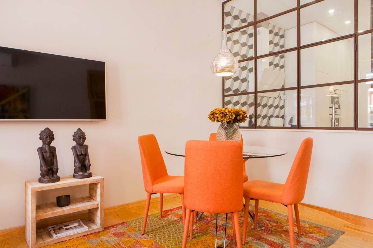Charming Flat With Balconies Central Chiado District 2 Bedrooms & Ac 19Th Century Building Lisboa Dış mekan fotoğraf