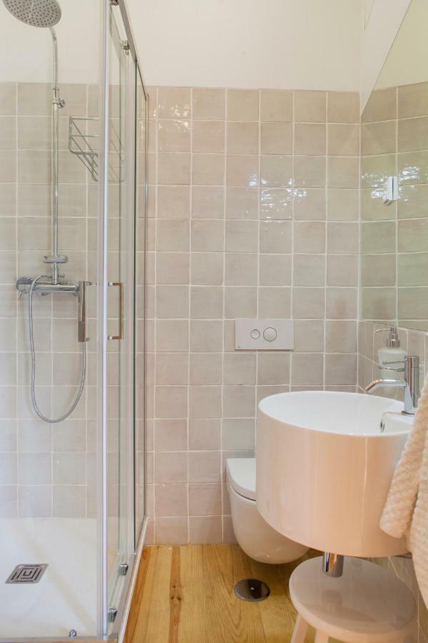 Charming Flat With Balconies Central Chiado District 2 Bedrooms & Ac 19Th Century Building Lisboa Dış mekan fotoğraf