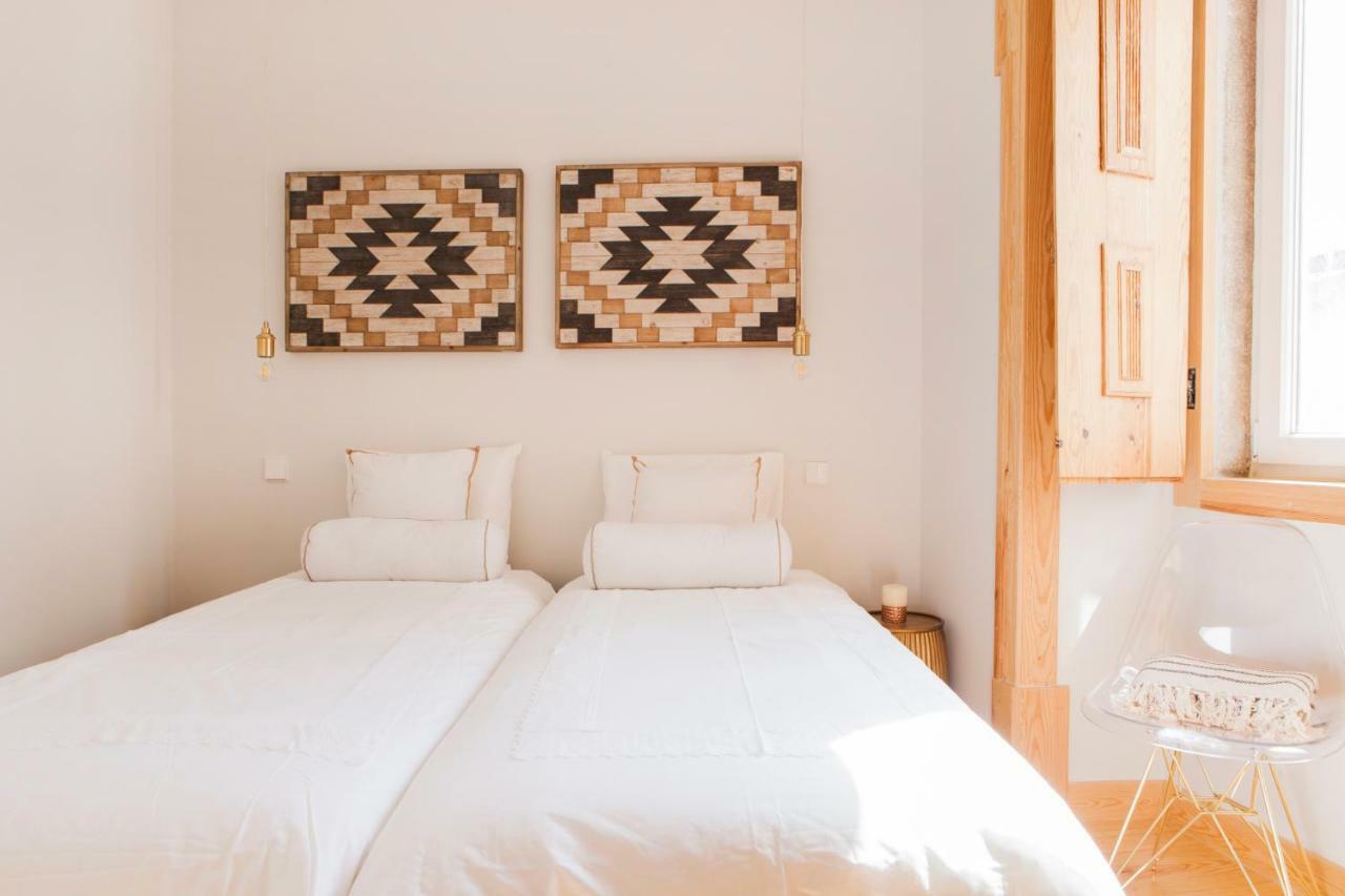 Charming Flat With Balconies Central Chiado District 2 Bedrooms & Ac 19Th Century Building Lisboa Dış mekan fotoğraf