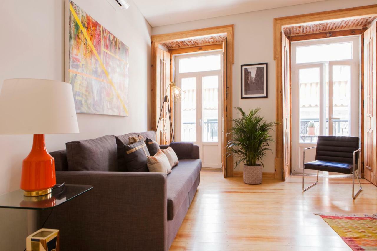 Charming Flat With Balconies Central Chiado District 2 Bedrooms & Ac 19Th Century Building Lisboa Dış mekan fotoğraf