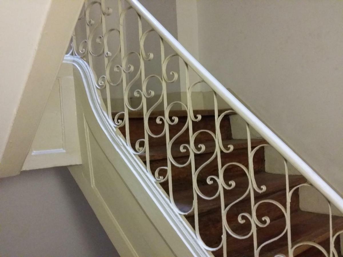 Charming Flat With Balconies Central Chiado District 2 Bedrooms & Ac 19Th Century Building Lisboa Dış mekan fotoğraf